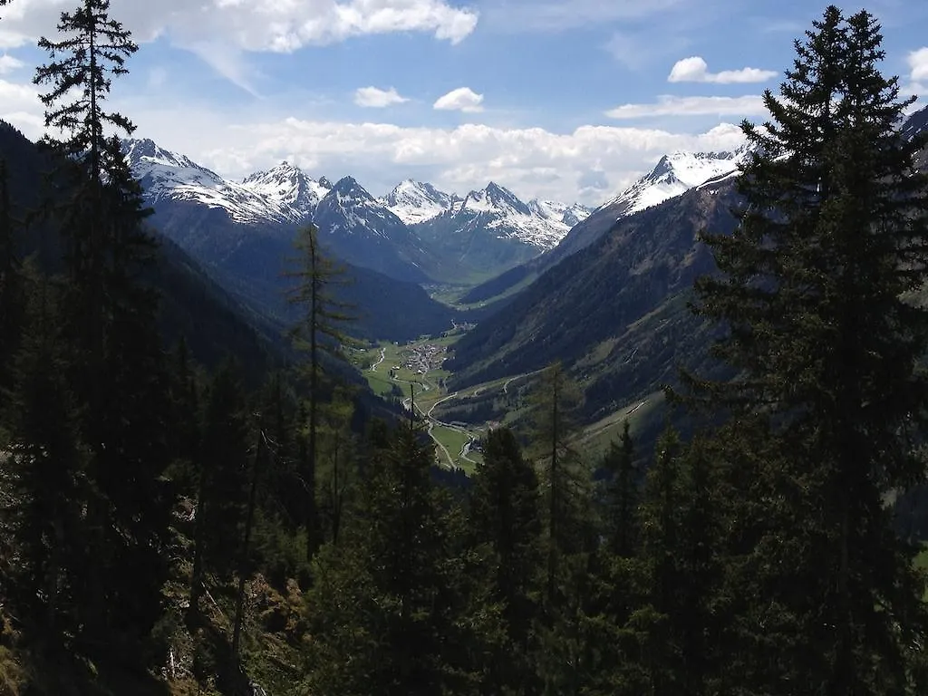 Wolfs Aparts + More Ischgl