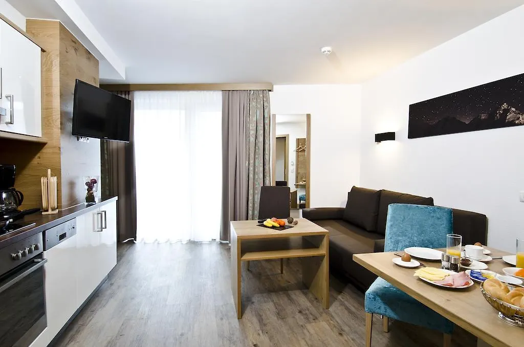 Wolfs Aparts + More Ischgl Aparthotel